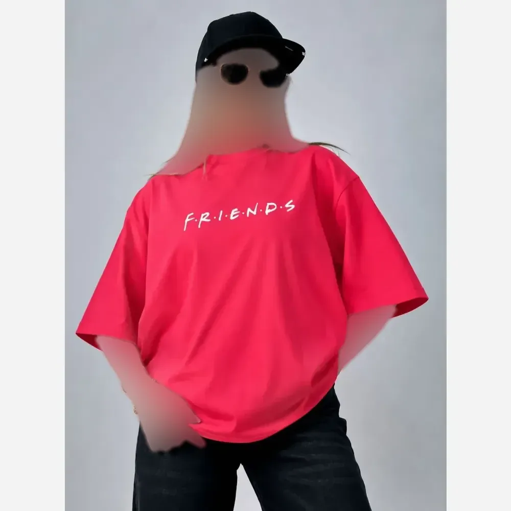 تیشرت لش باکسی طرح friends جنس سوپر پنبه قواره دار