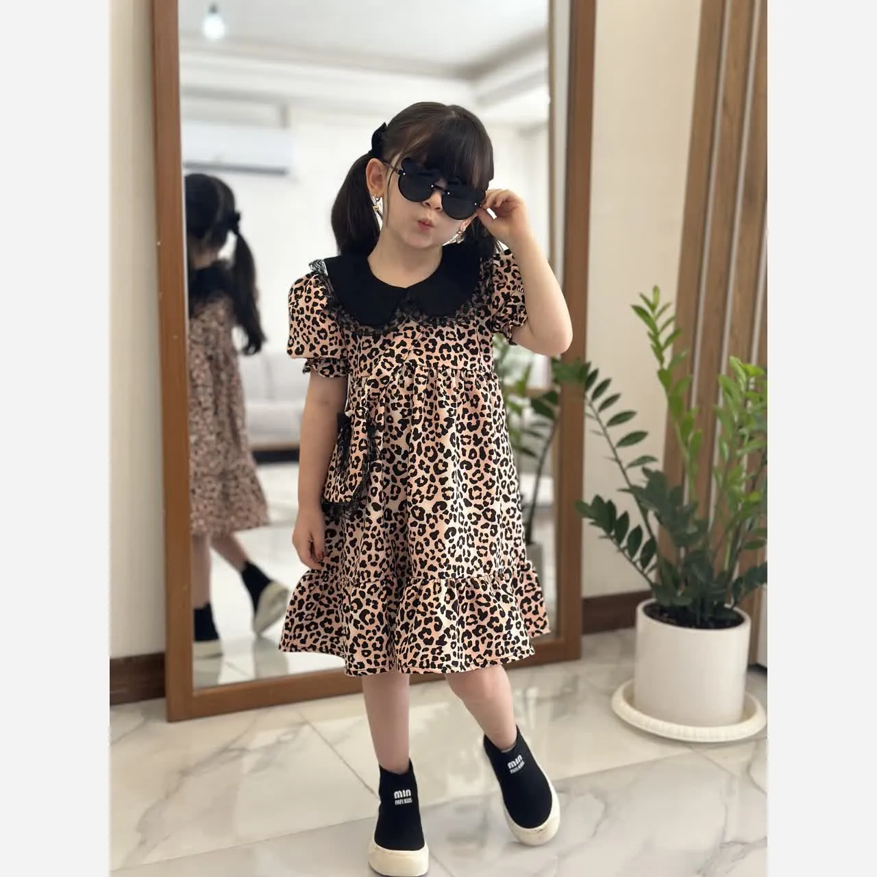 ست 4 تکه پیراهن دخترانه طرح پلنگی با کیف و گیره مو جنس مازراتی سایز 3 تا 9 سال